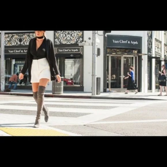 Dance & Marvel | Black Blazer - Picture 7 of 7